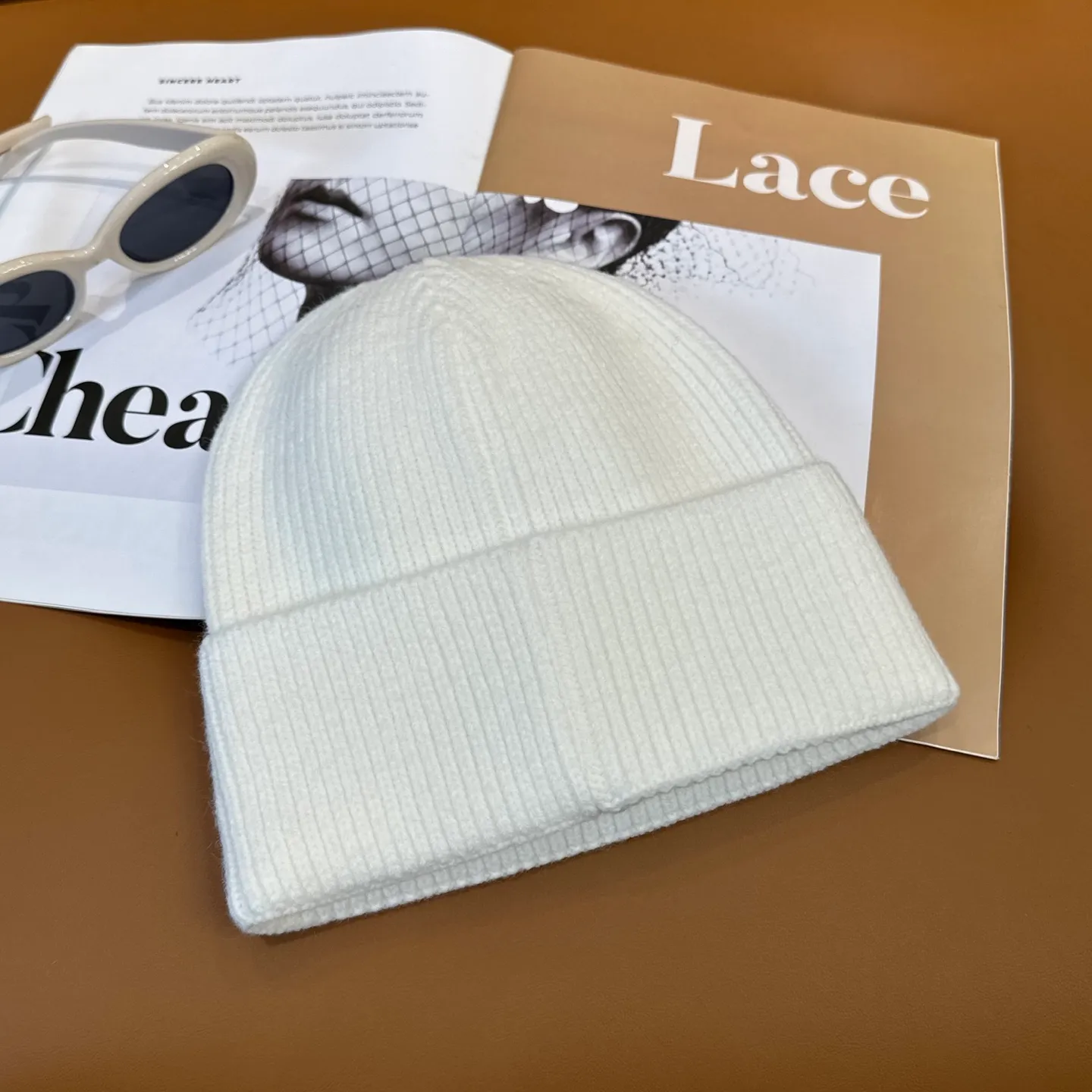 P70 🤍Chrome hearts new autumn and winter cross knitted hat🧶 One of the must-have hats in autumn and winter~ It really looks good on whoever wears it~, it is also a perfect match in black and white and gray in autumn~